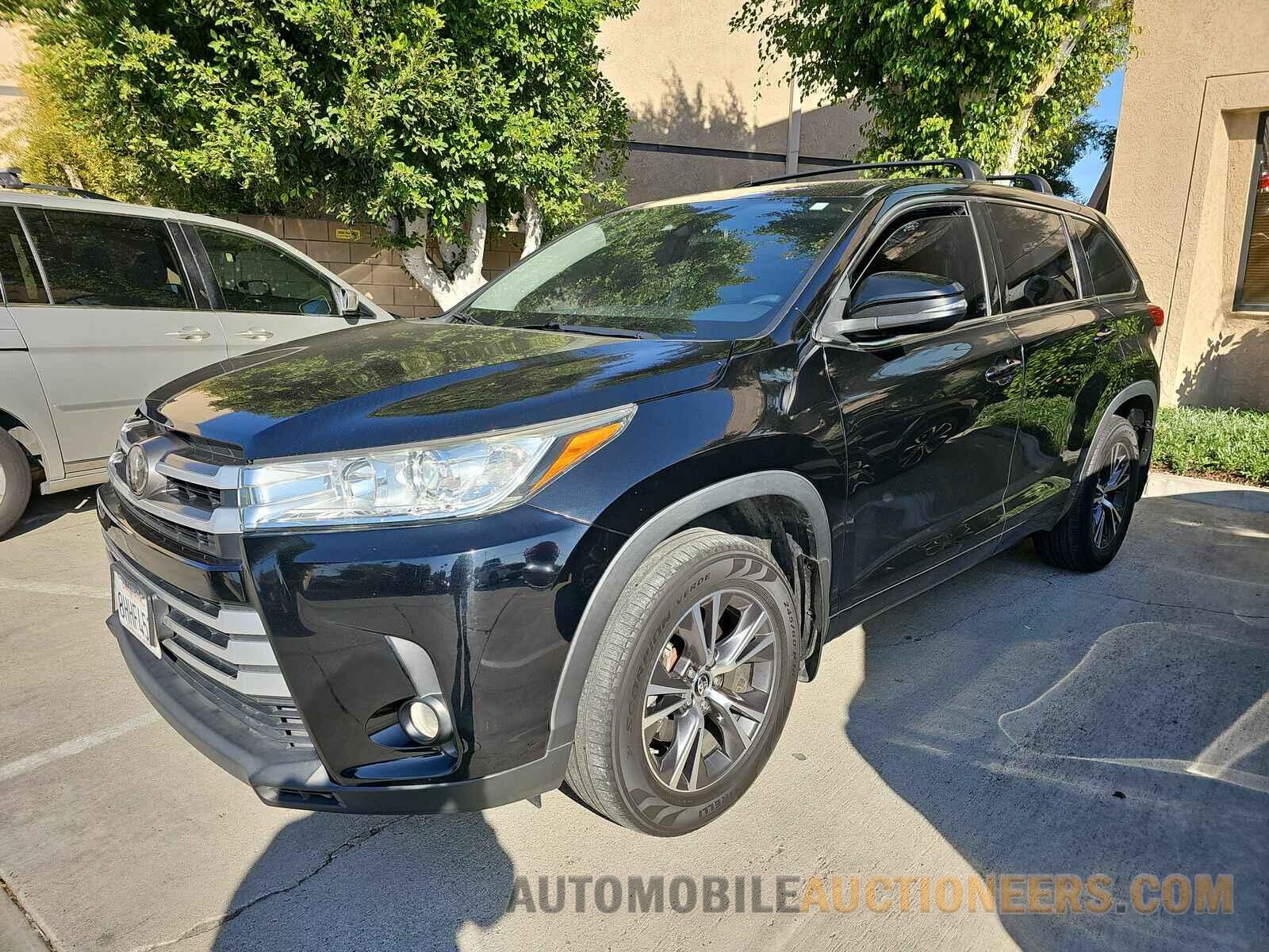 5TDZZRFH2JS284244 Toyota Highlander 2018