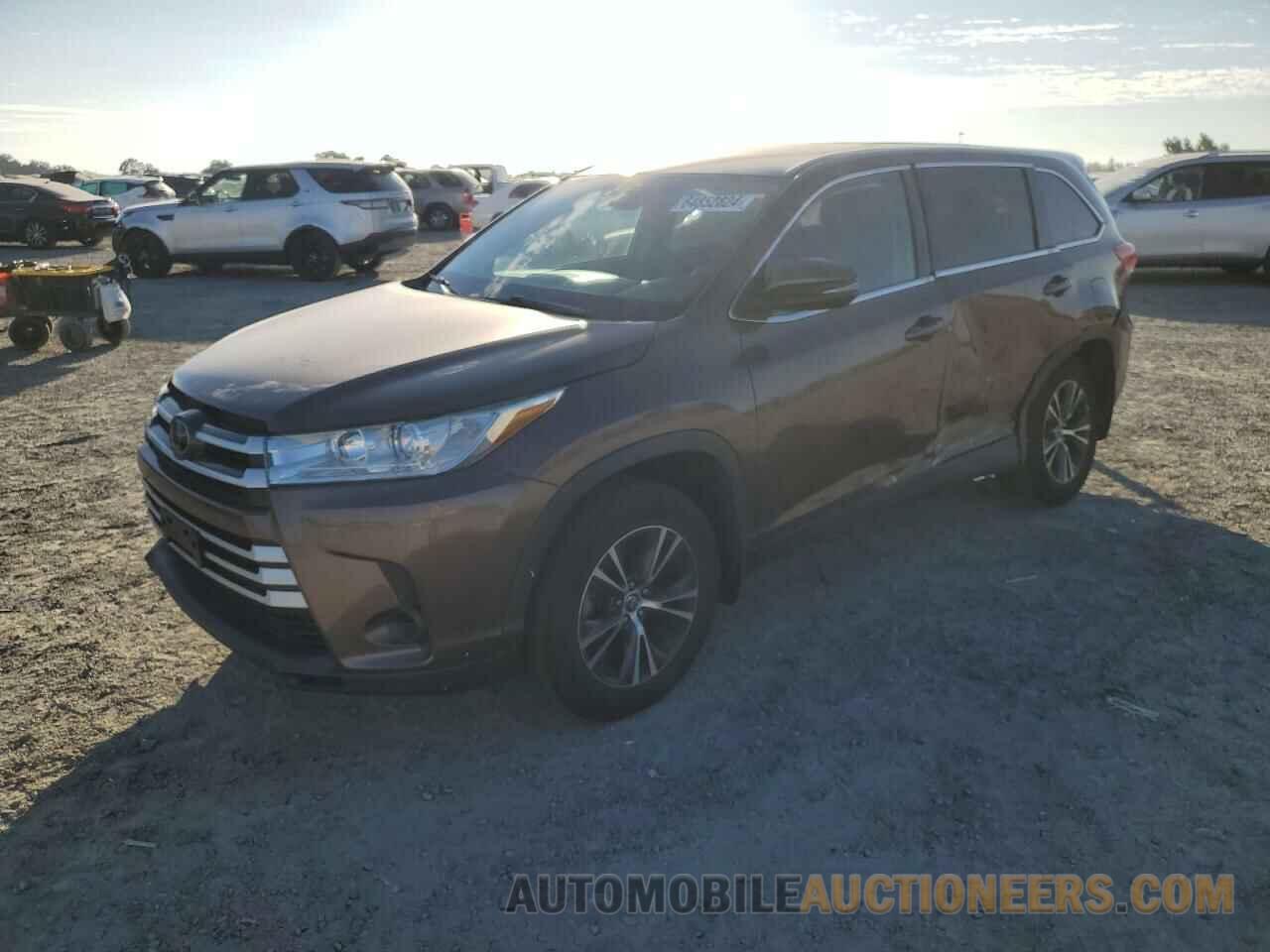 5TDZZRFH3KS295710 TOYOTA HIGHLANDER 2019