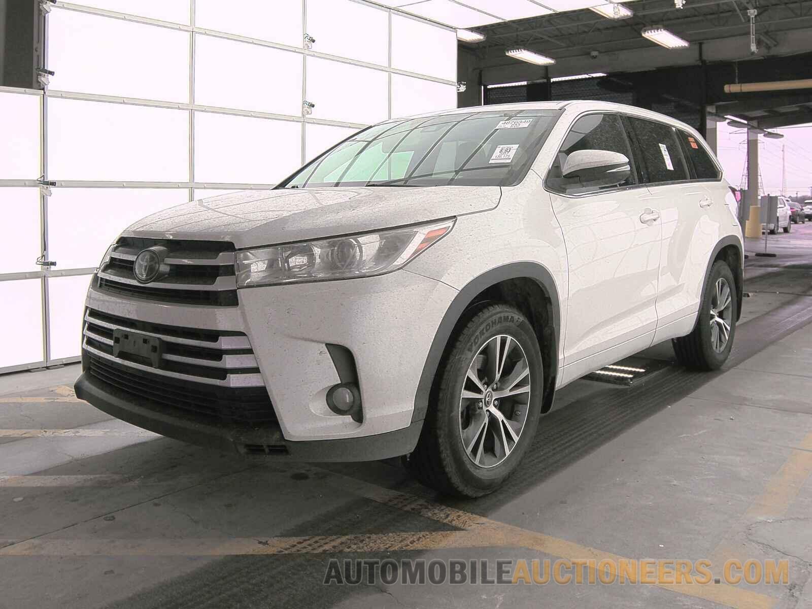 5TDZZRFH5HS227174 Toyota Highlander 2017