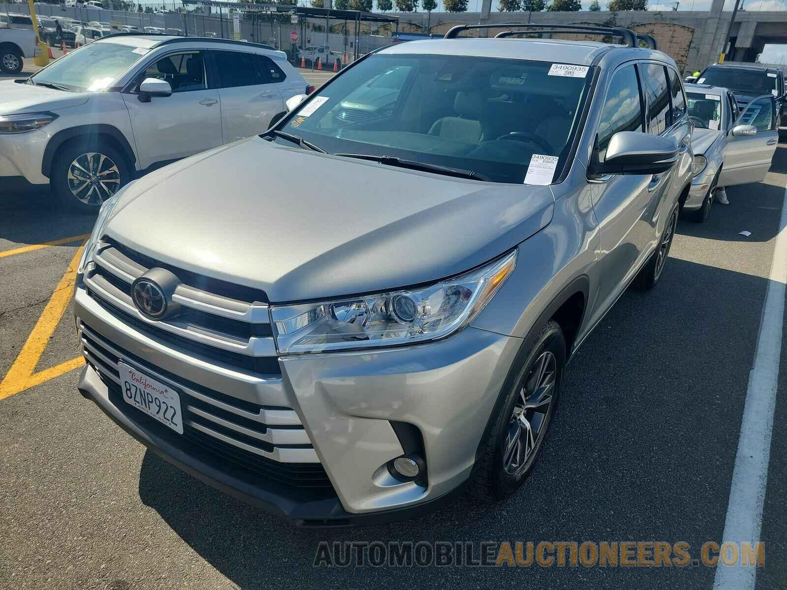 5TDZZRFH6HS193665 Toyota Highlander 2017