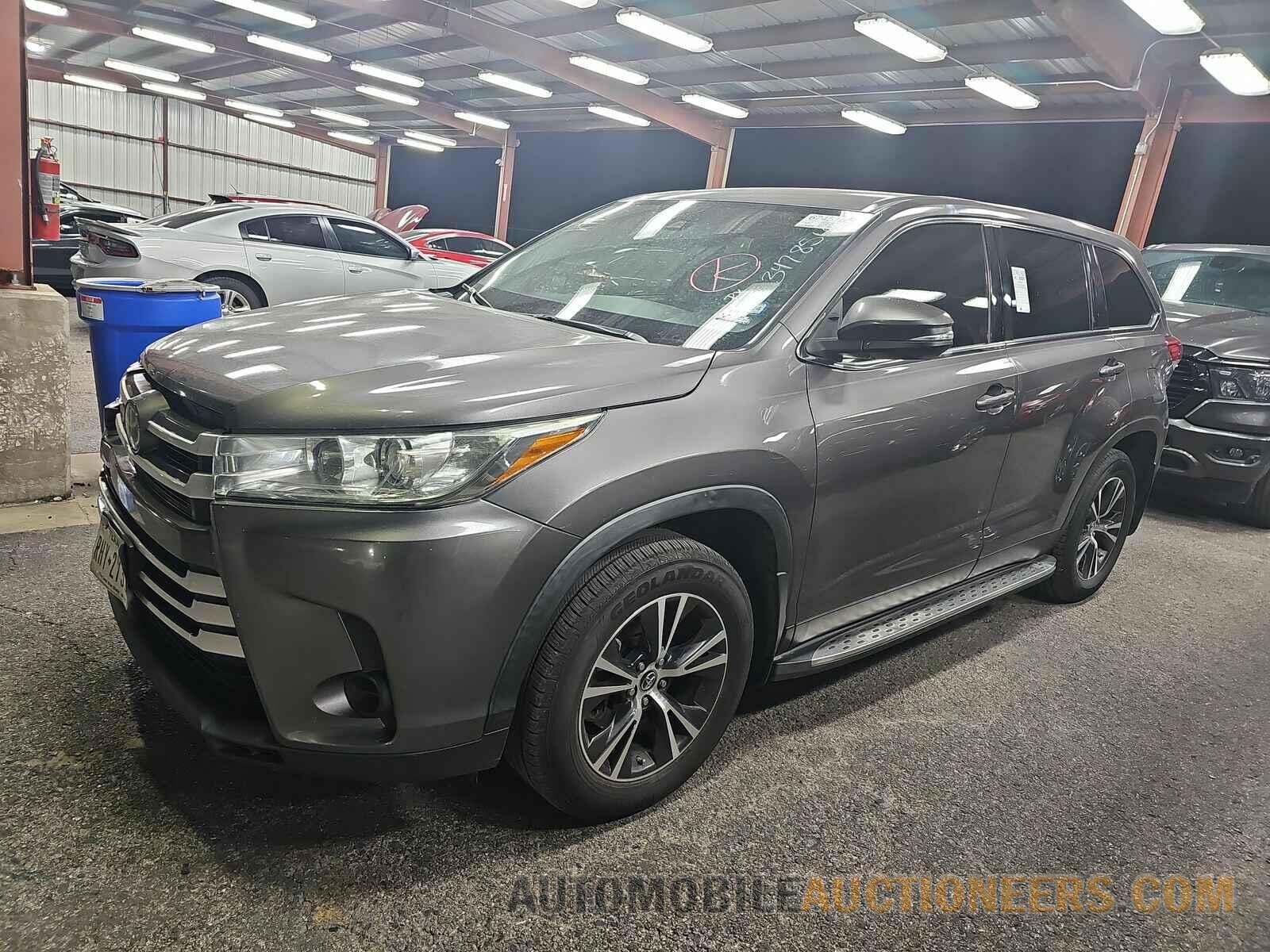 5TDZZRFH7KS347856 Toyota Highlander 2019