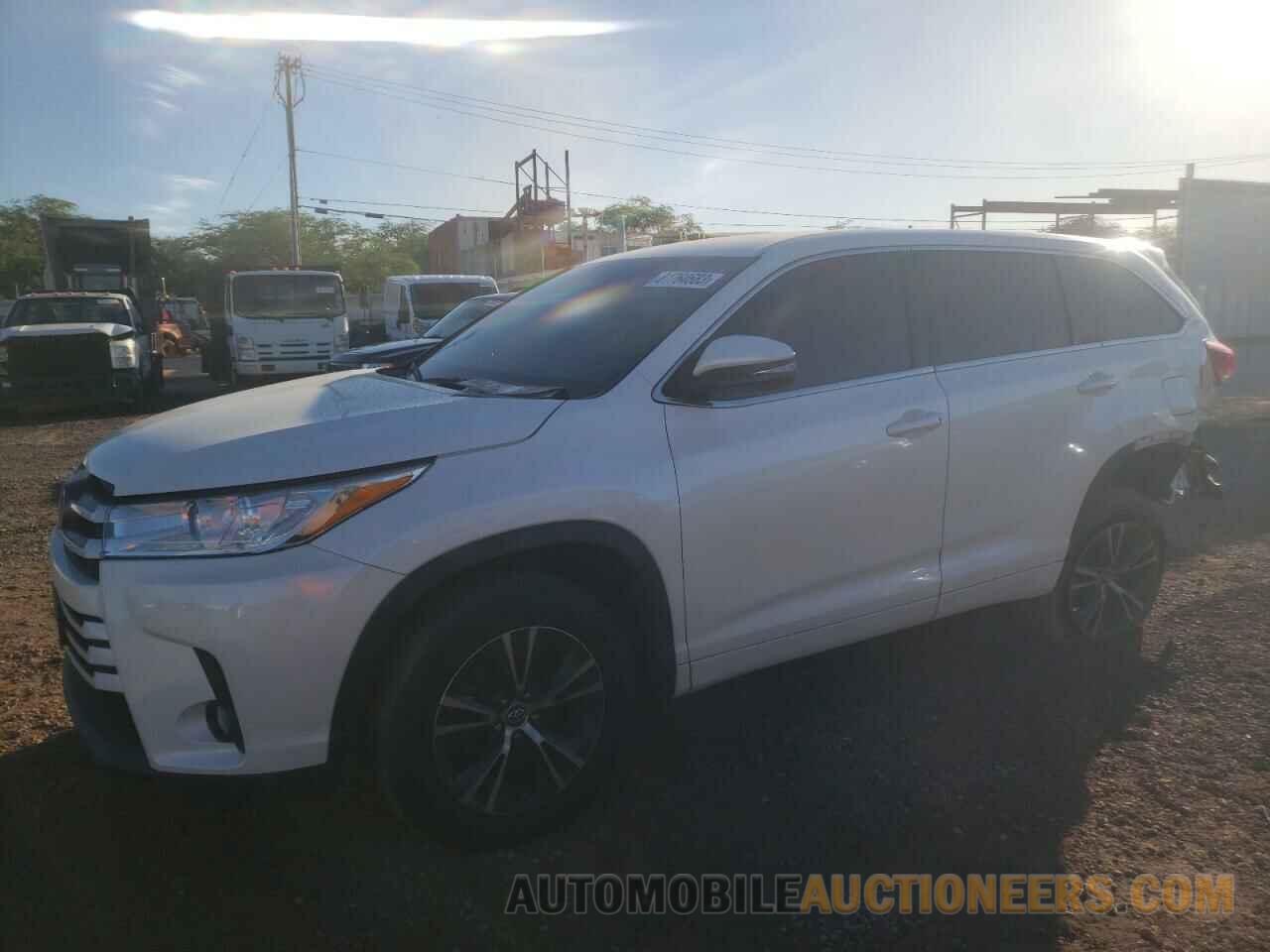 5TDZZRFH8HS188631 TOYOTA HIGHLANDER 2017