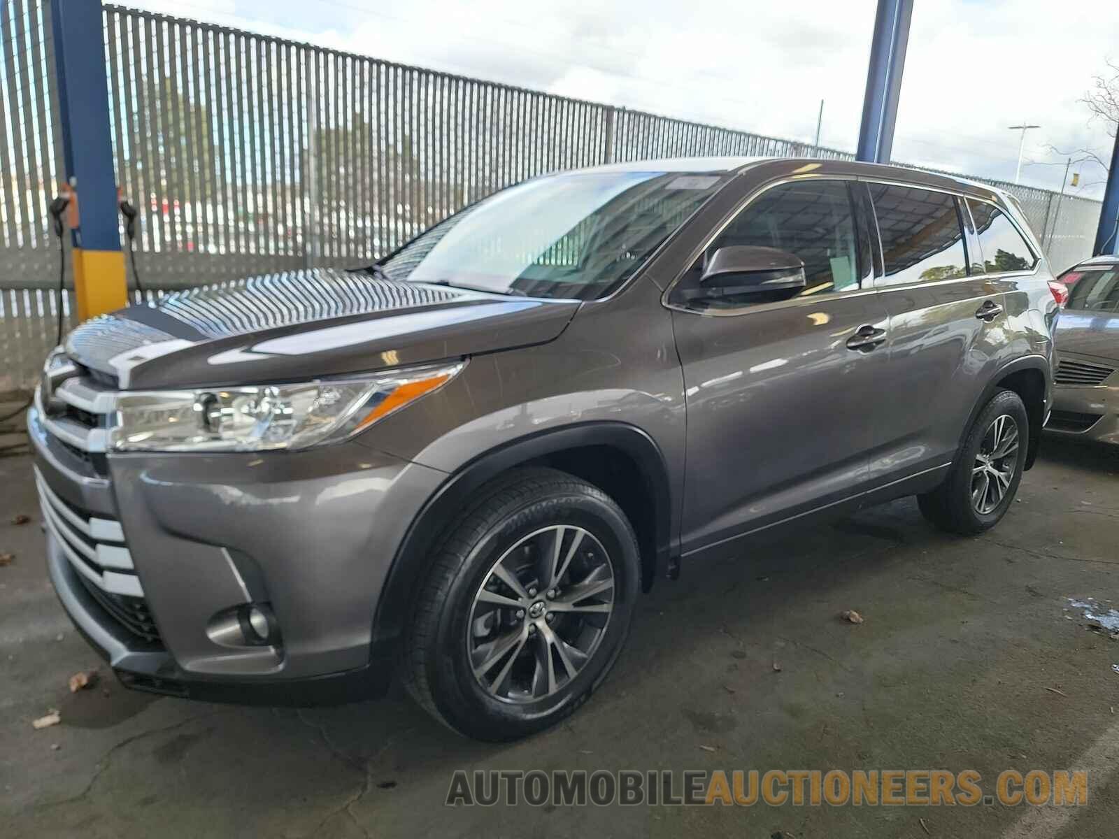 5TDZZRFH9JS264038 Toyota Highlander 2018