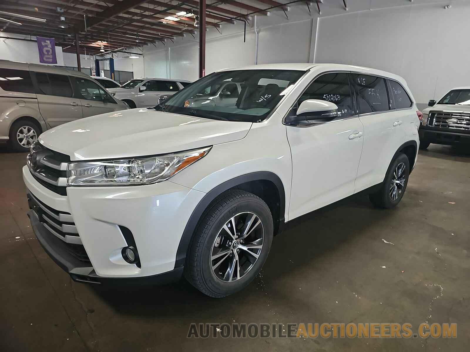 5TDZZRFH9KS364349 Toyota Highlander 2019