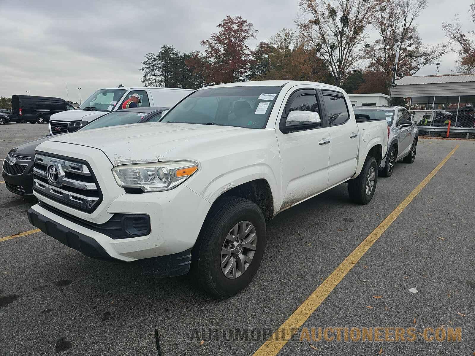 5TFAX5GN8HX075482 Toyota Tacoma 2017