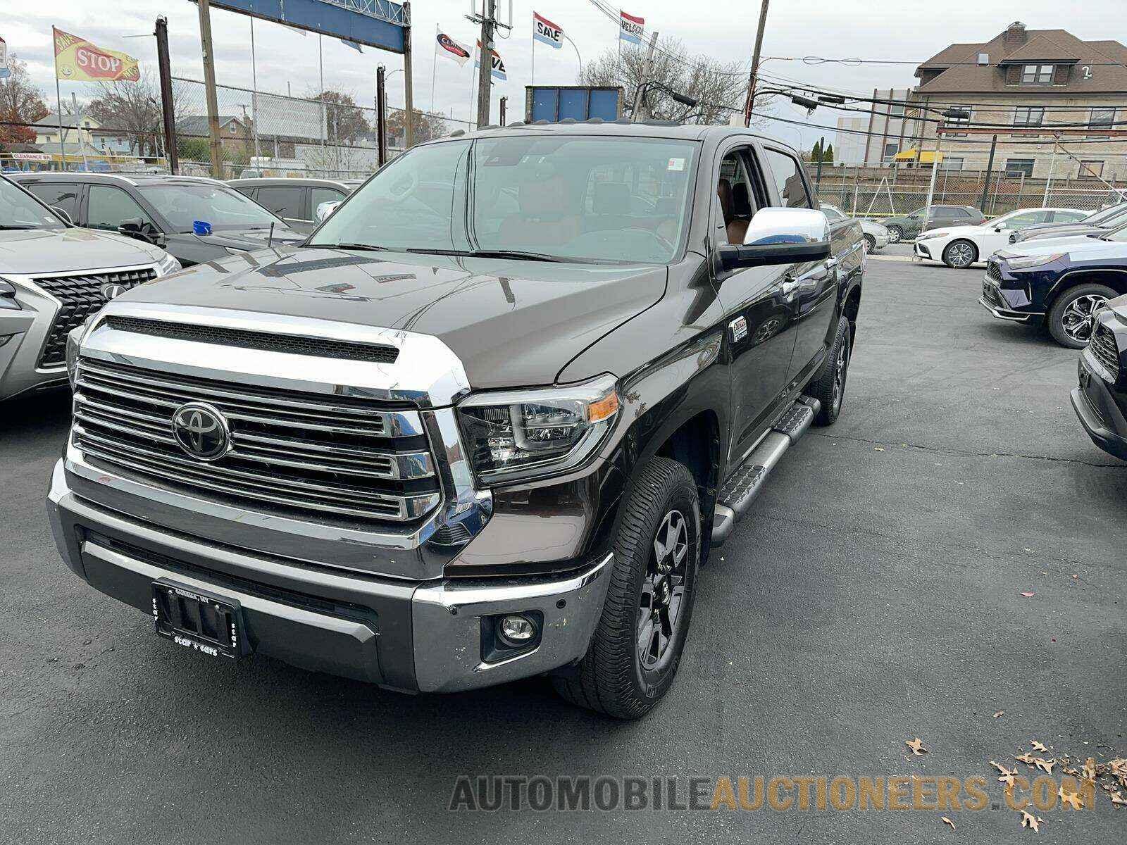 5TFAY5F14JX695070 Toyota Tundra 2018