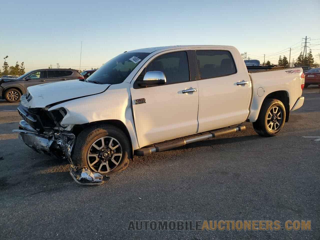 5TFAY5F18HX631849 TOYOTA TUNDRA 2017