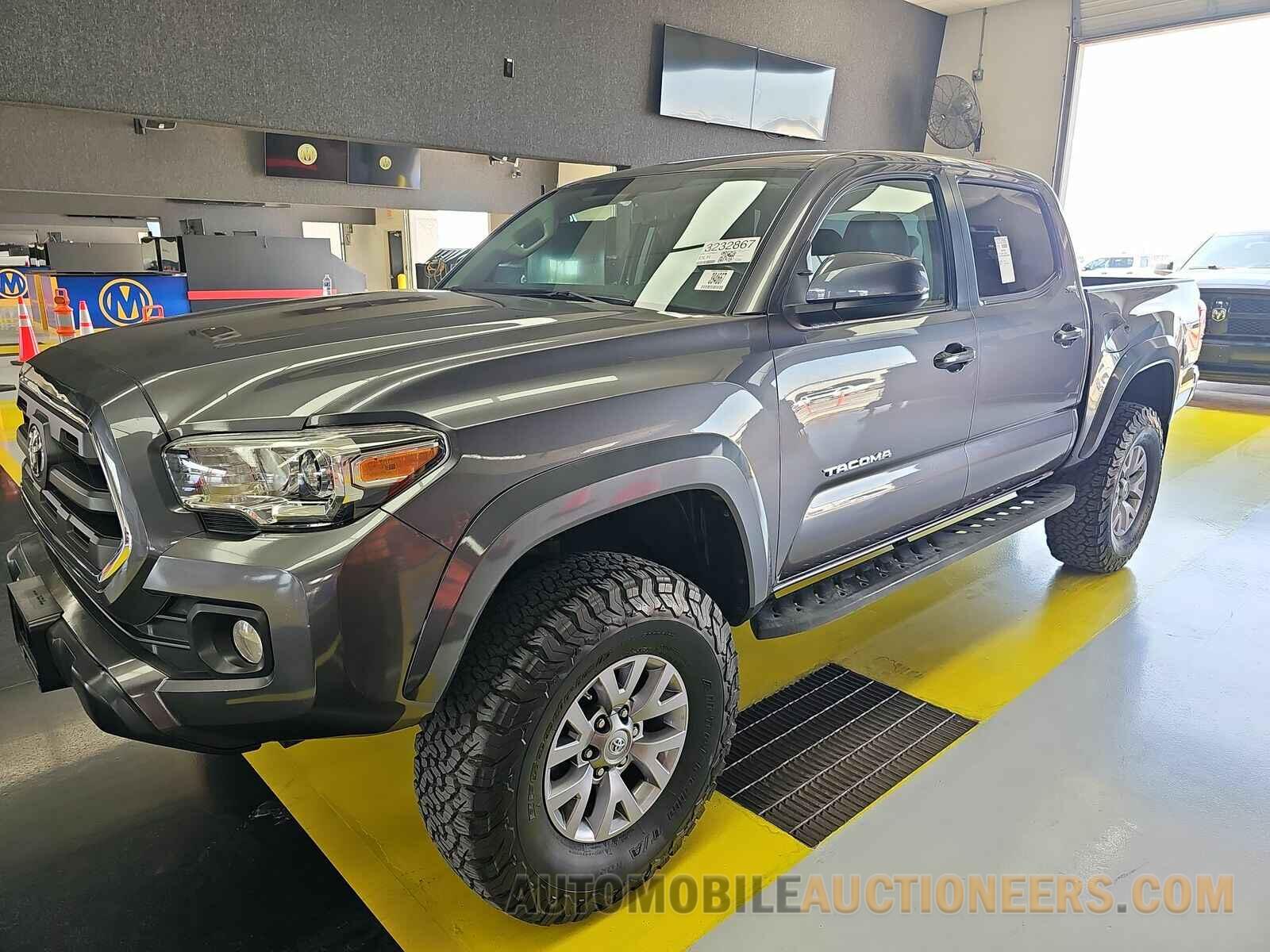 5TFAZ5CN5HX028832 Toyota Tacoma 2017