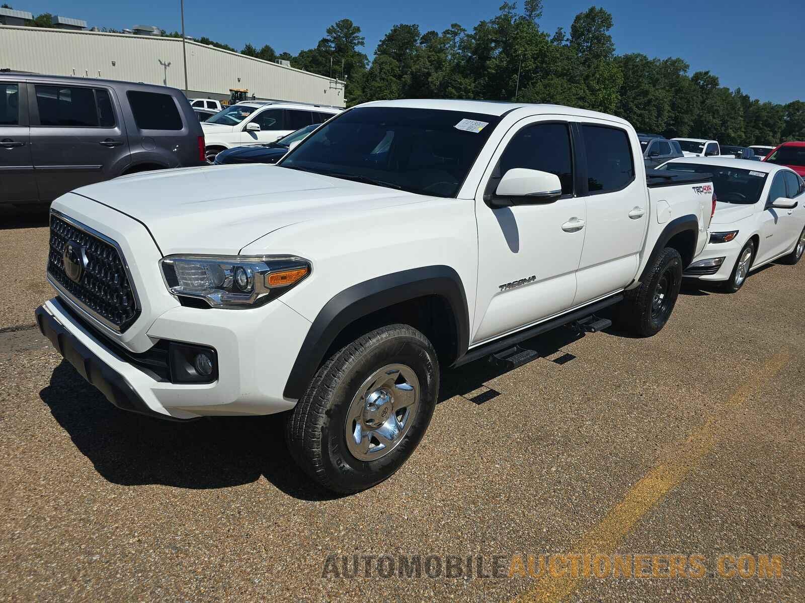 5TFCZ5AN1JX132199 Toyota Tacoma 2018