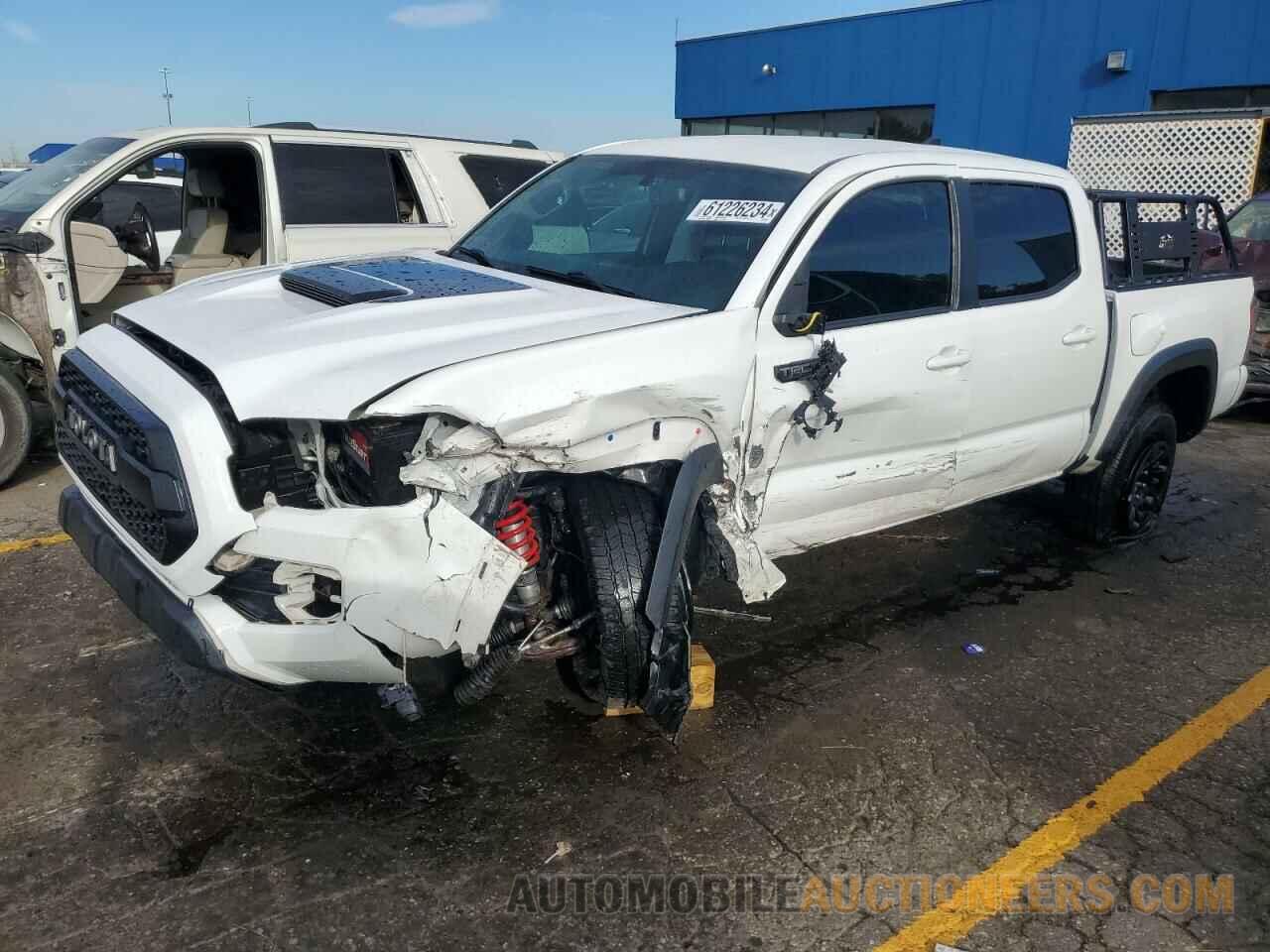 5TFCZ5AN5HX070901 TOYOTA TACOMA 2017