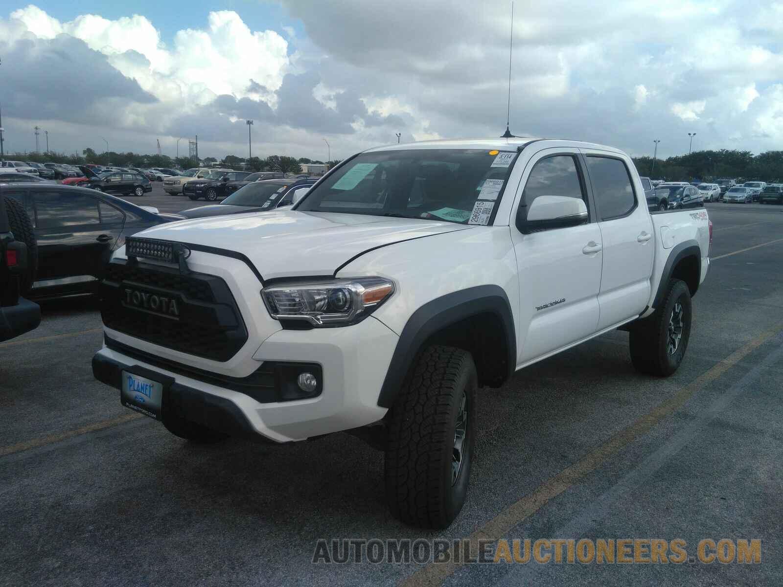 5TFCZ5AN5HX095765 Toyota Tacoma 2017