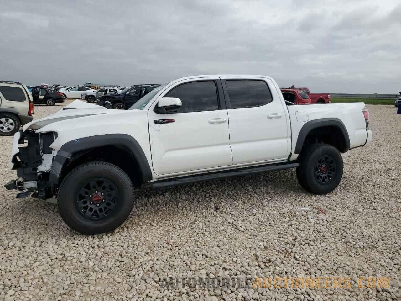 5TFCZ5AN7JX156555 TOYOTA TACOMA 2018