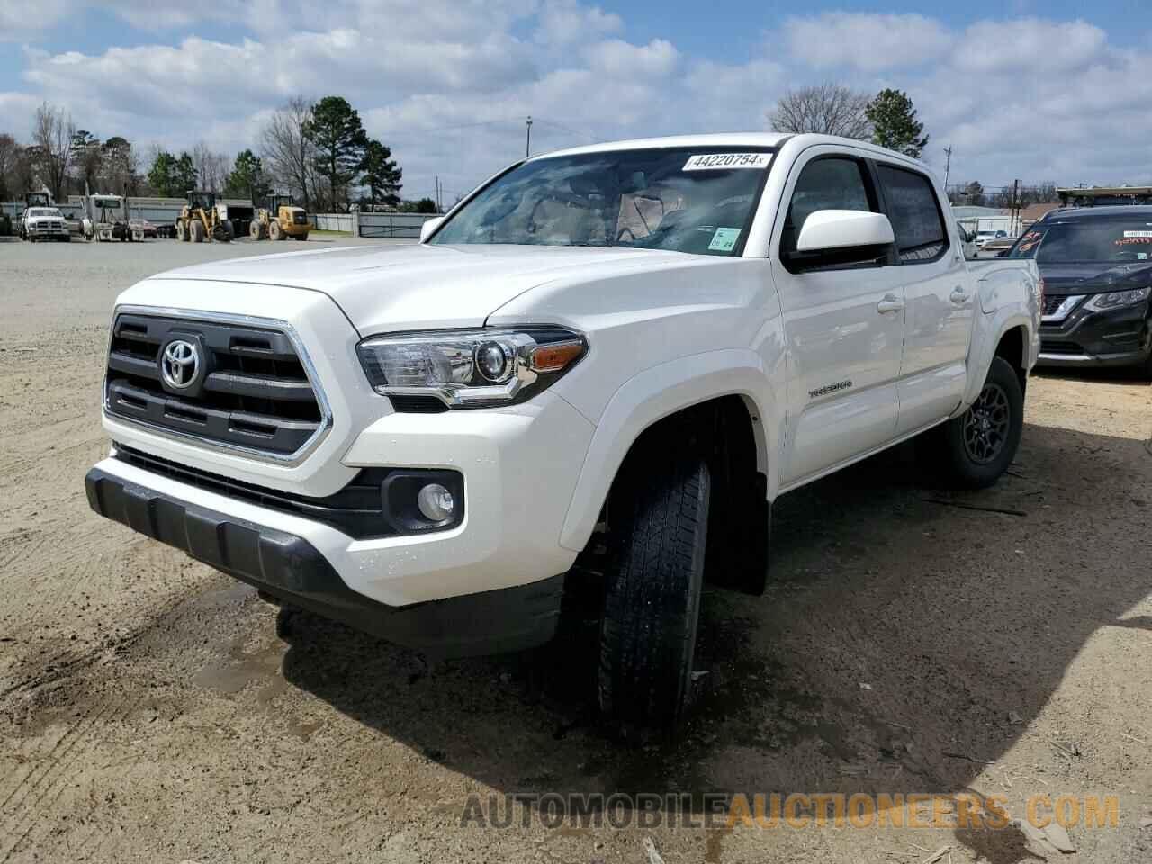 5TFCZ5AN8HX057284 TOYOTA TACOMA 2017