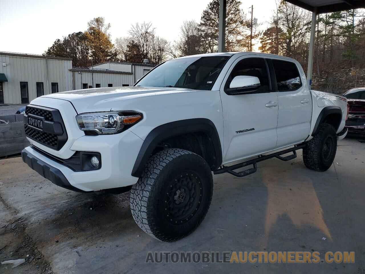 5TFCZ5AN9HX121493 TOYOTA TACOMA 2017