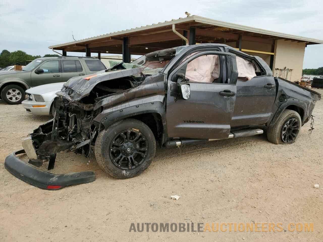 5TFDW5F12HX623636 TOYOTA TUNDRA 2017