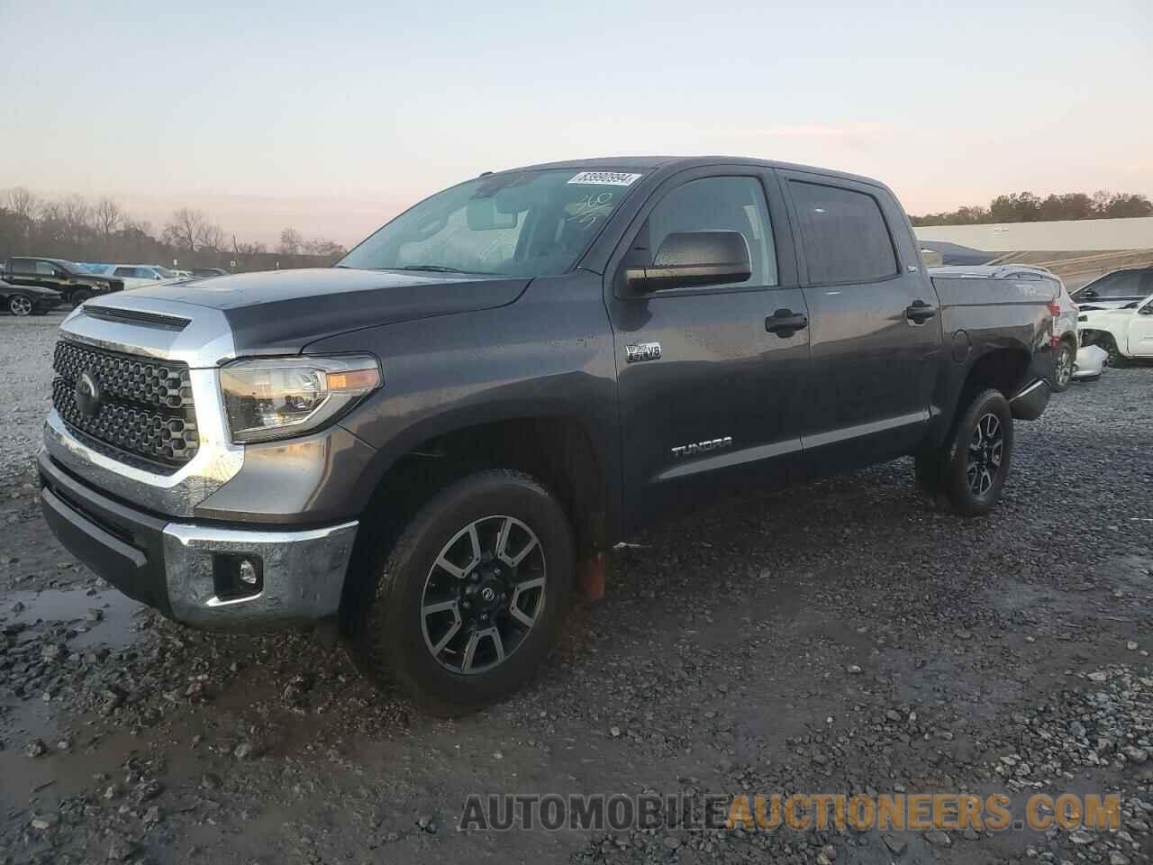 5TFDW5F13JX686895 TOYOTA TUNDRA 2018