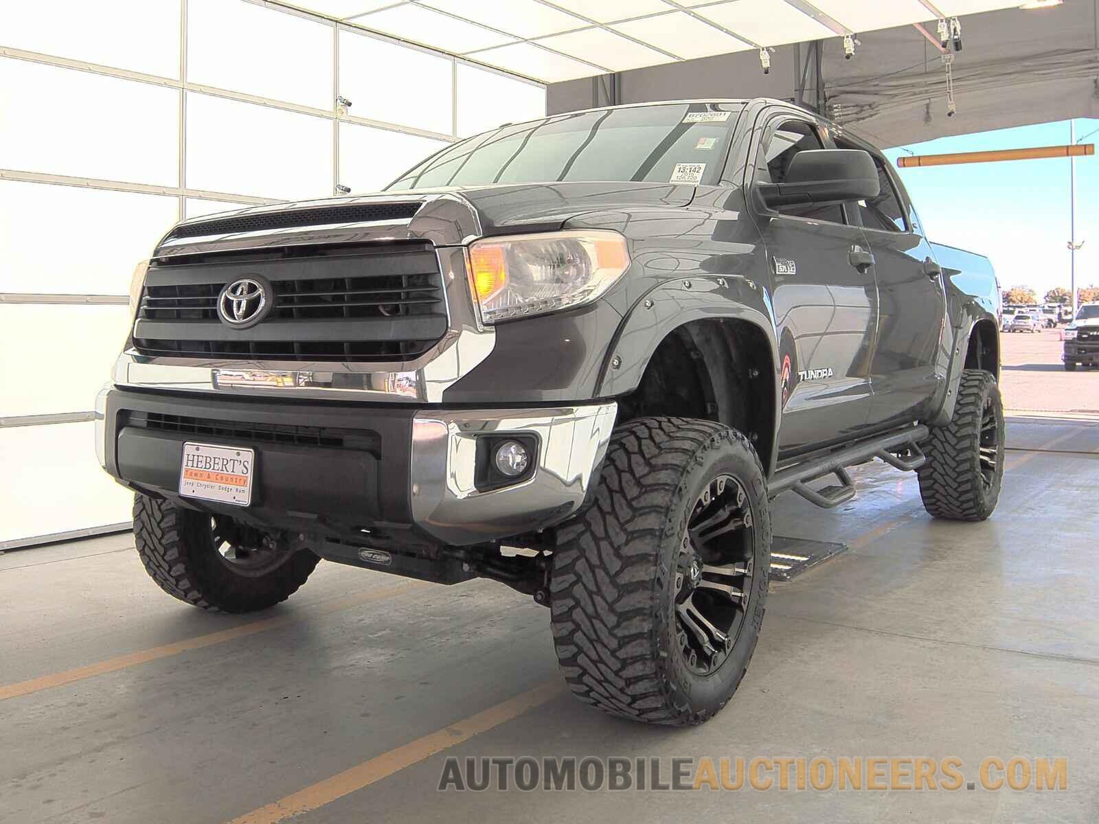 5TFDW5F14FX485983 Toyota Tundra 2015