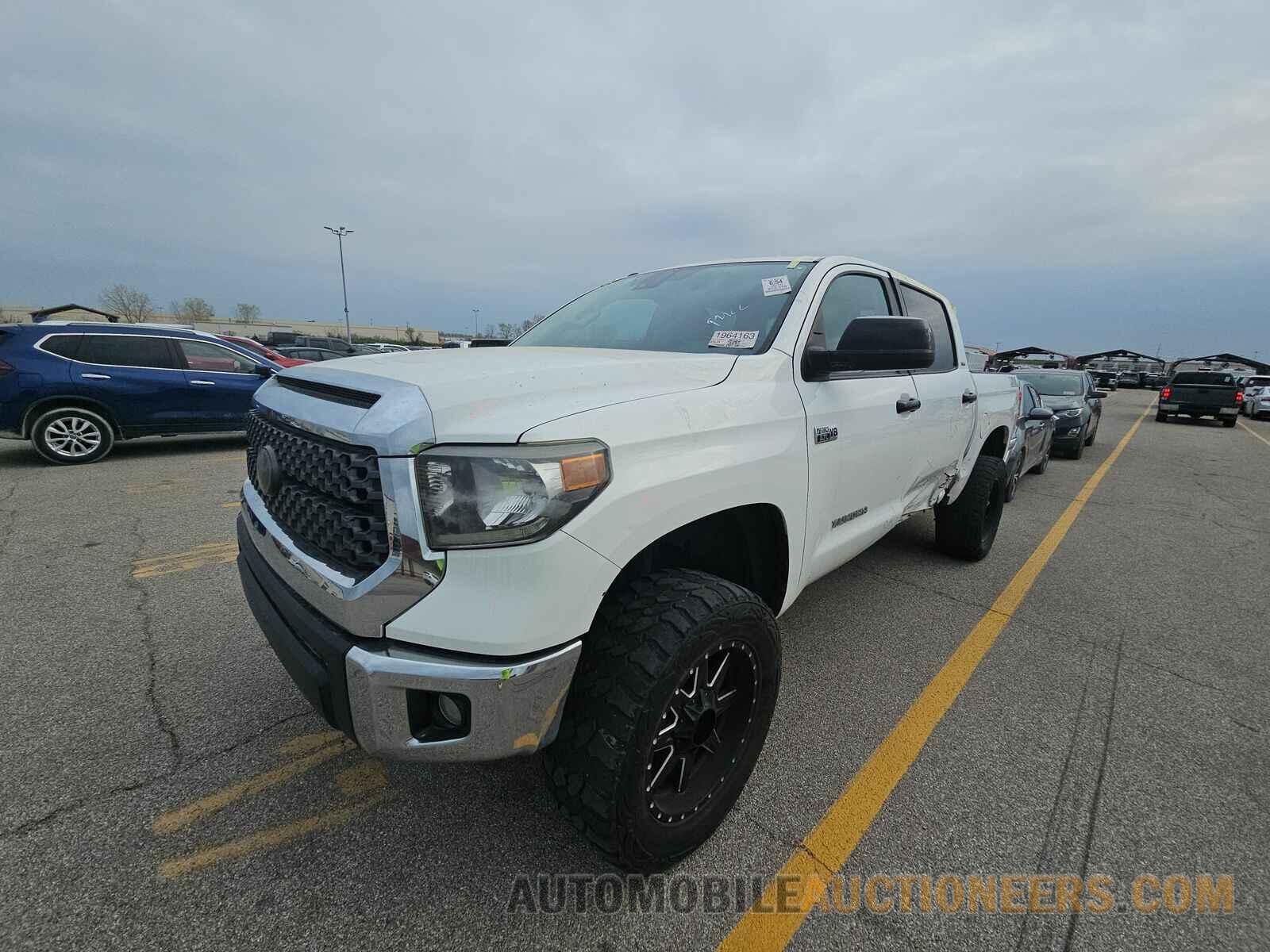 5TFDW5F15JX688857 Toyota Tundra 2018