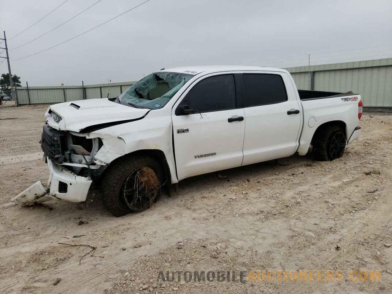 5TFDW5F17JX740392 TOYOTA TUNDRA 2018