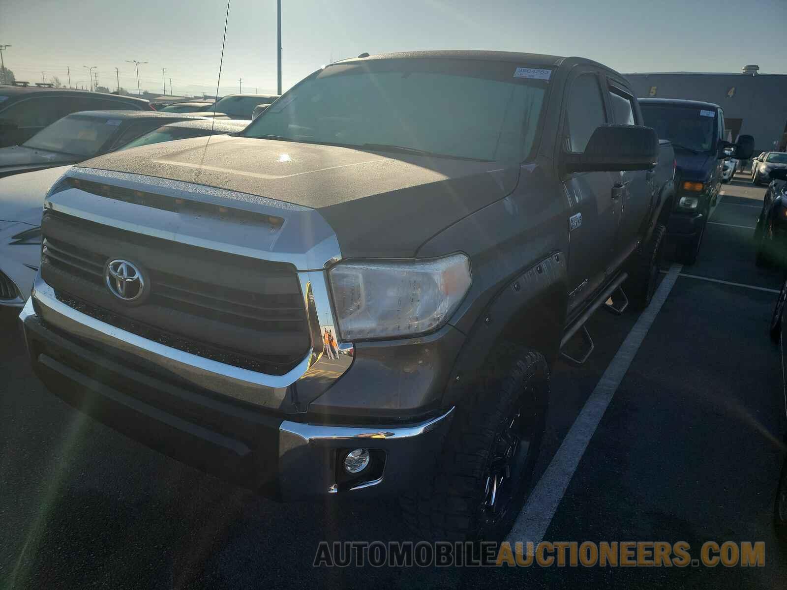 5TFDW5F1XFX457735 Toyota Tundra 2015