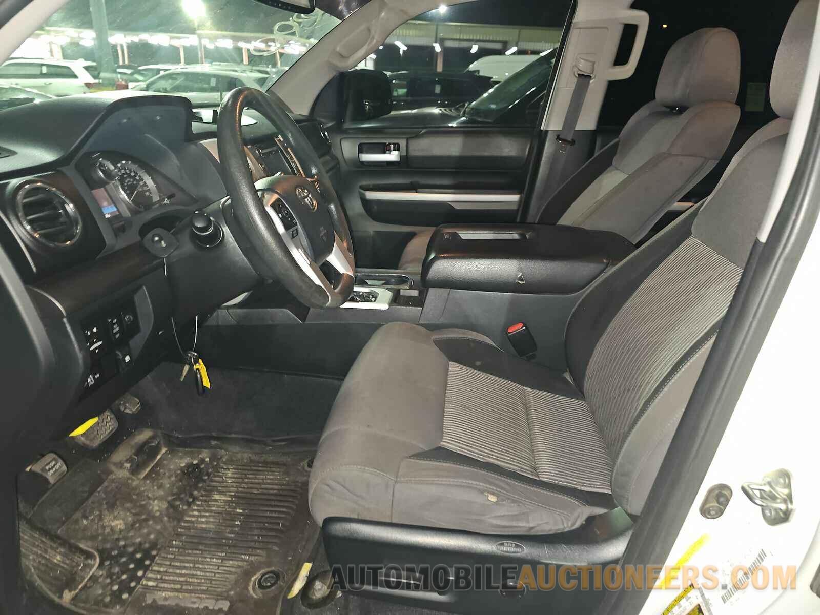 5TFDW5F1XHX585041 Toyota Tundra 4WD 2017