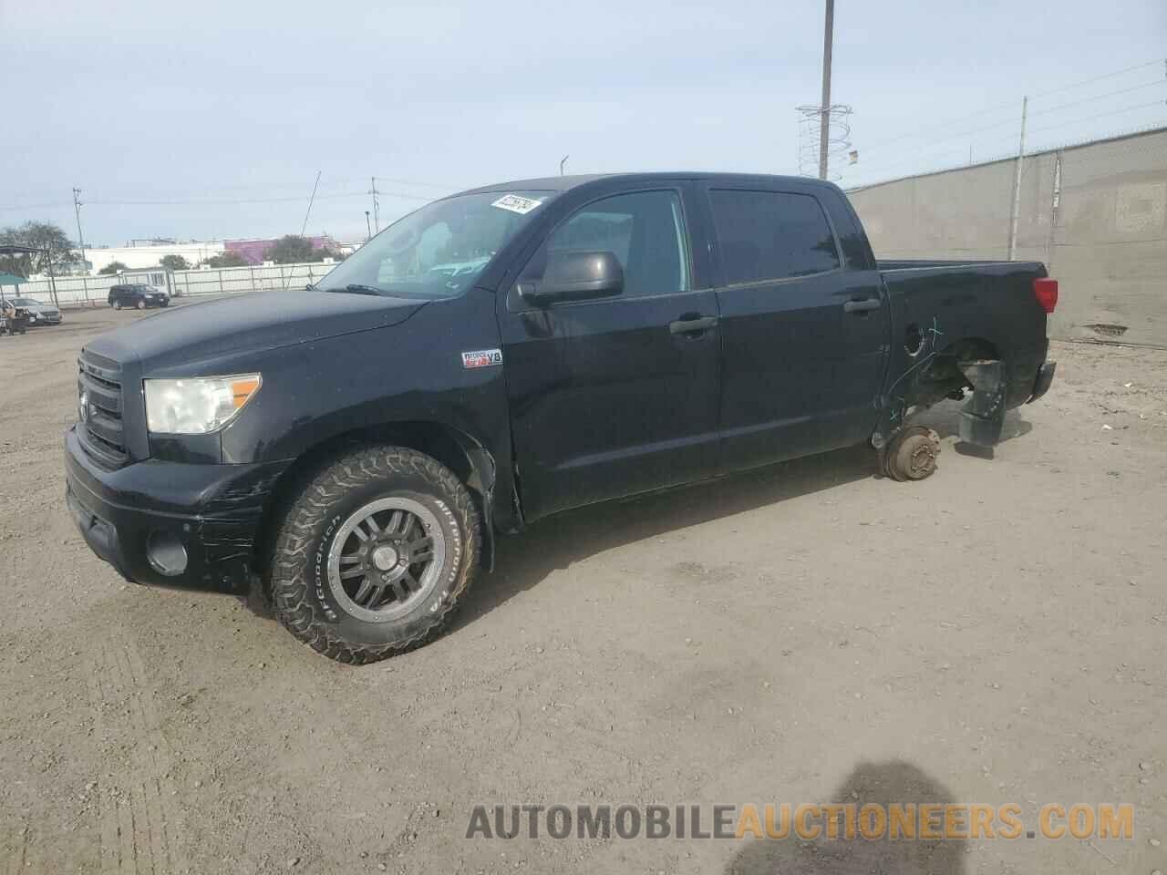 5TFDY5F11DX270908 TOYOTA TUNDRA 2013