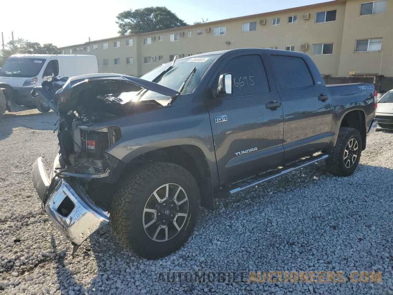 5TFDY5F11JX736641 TOYOTA TUNDRA 2018