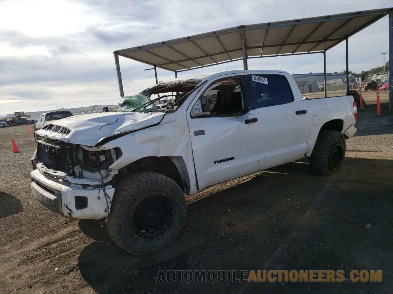 5TFDY5F13FX481191 TOYOTA TUNDRA 2015