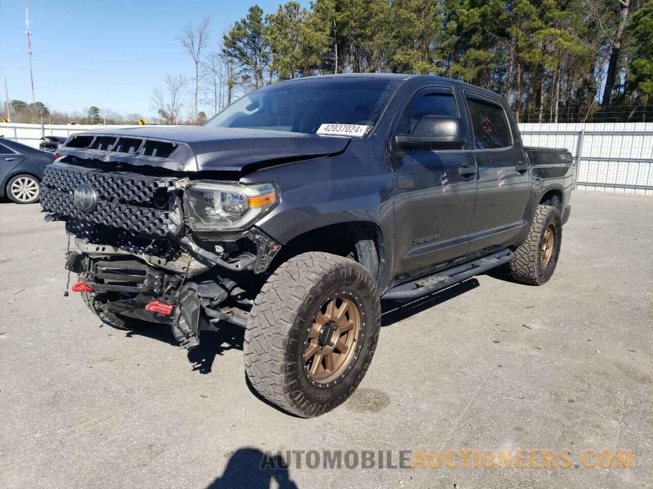 5TFDY5F13JX727715 TOYOTA TUNDRA 2018