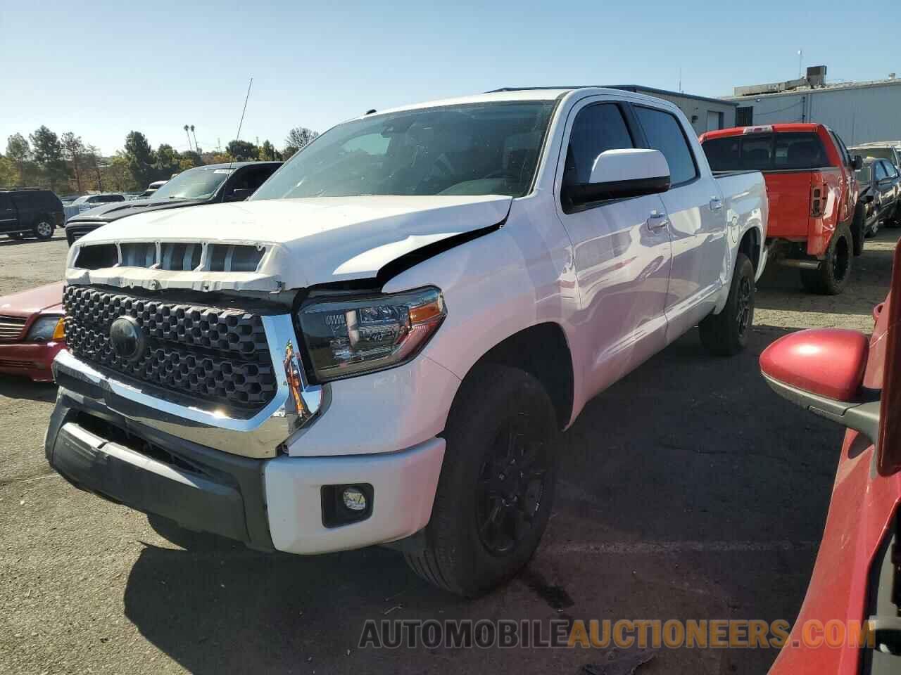 5TFDY5F15JX733340 TOYOTA TUNDRA 2018