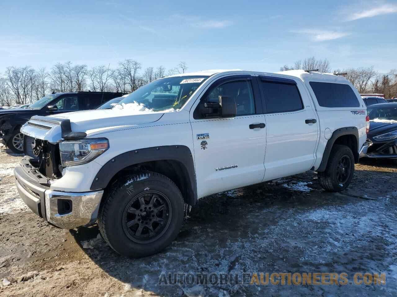 5TFDY5F16JX696699 TOYOTA TUNDRA 2018