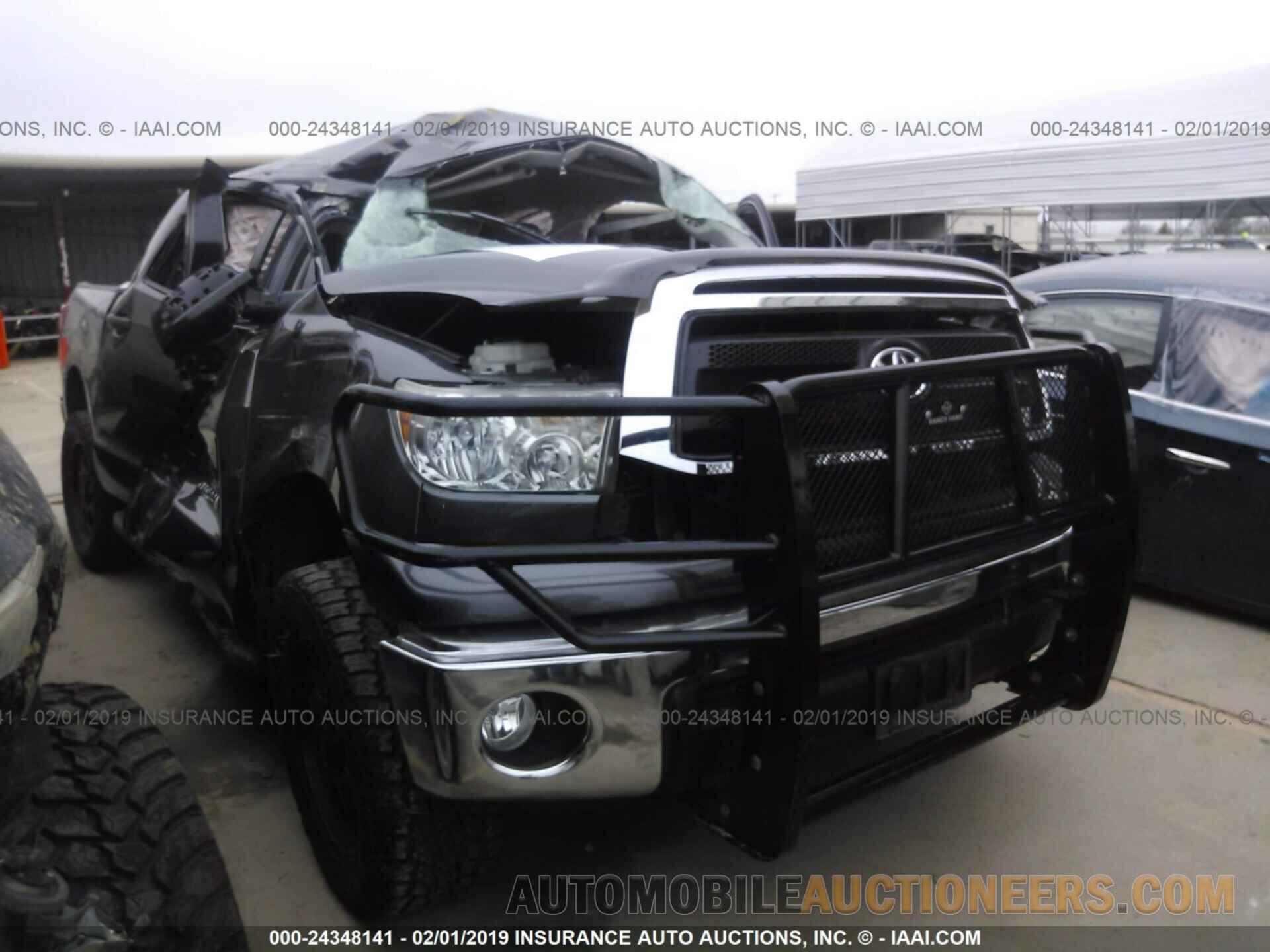 5TFEM5F11DX064696 TOYOTA TUNDRA 2013