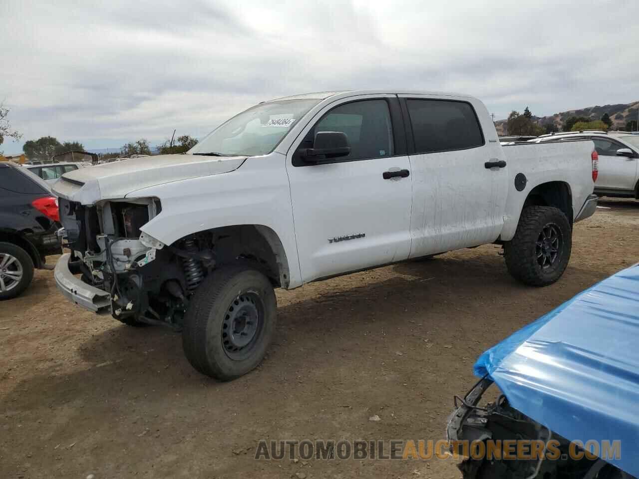 5TFEM5F11HX116060 TOYOTA TUNDRA 2017