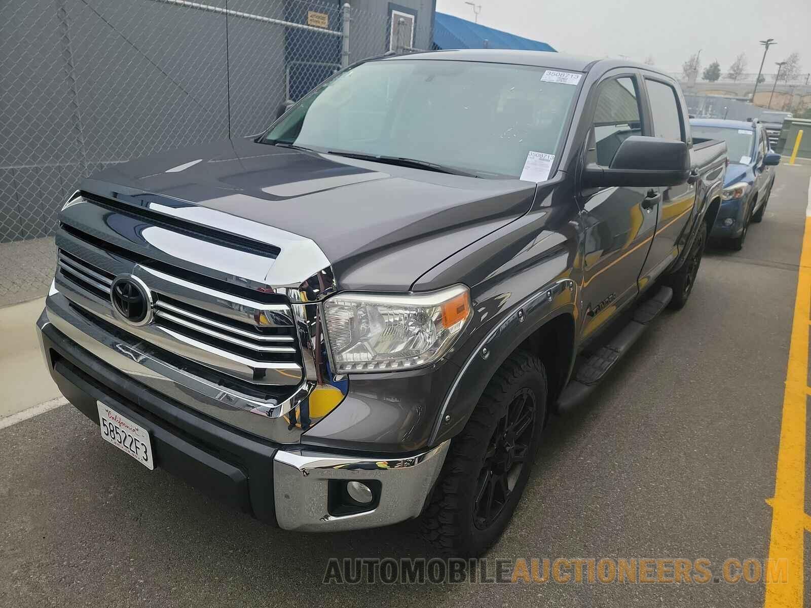 5TFEM5F15HX121634 Toyota Tundra 2017