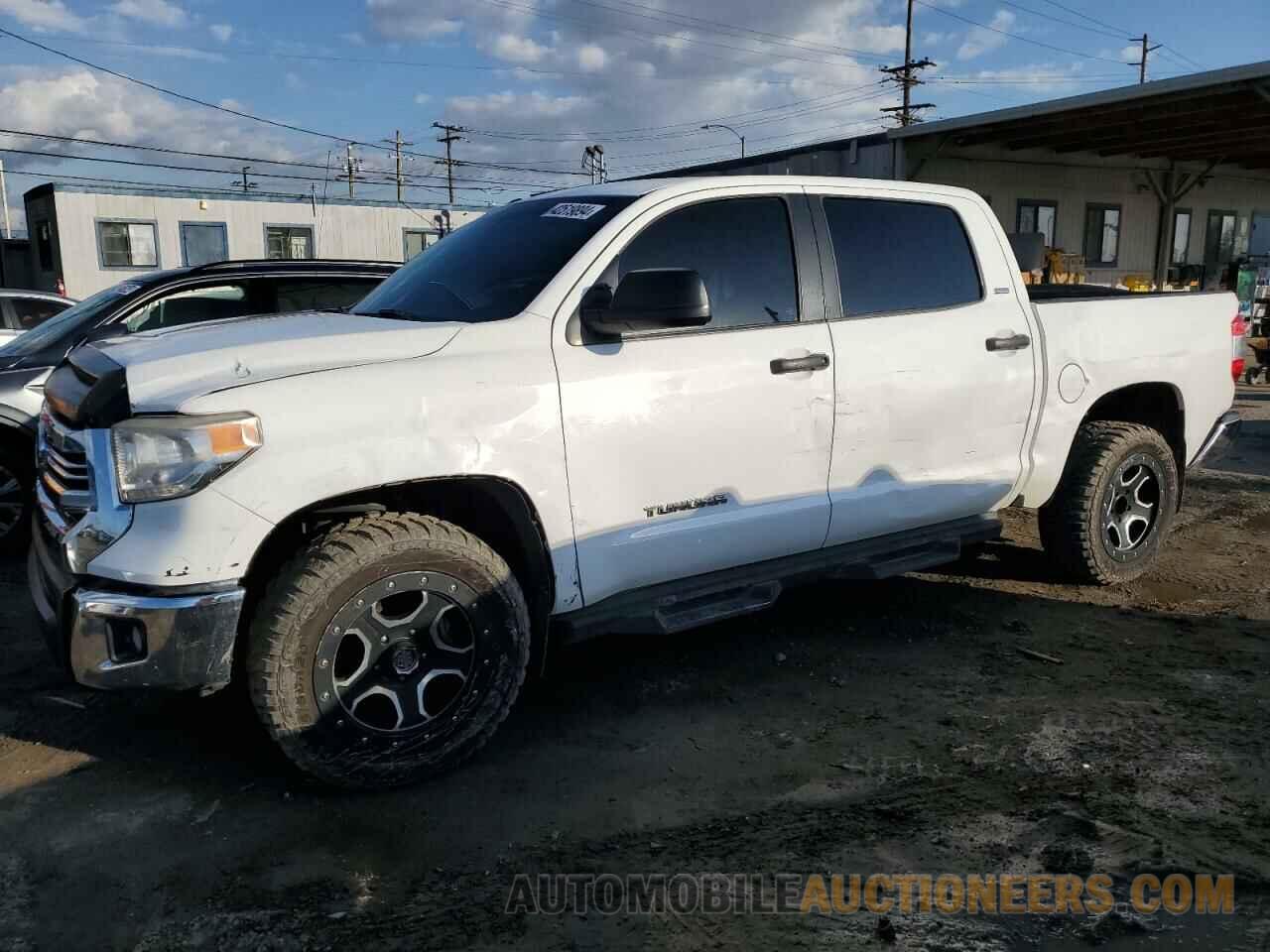 5TFEM5F16FX090438 TOYOTA TUNDRA 2015