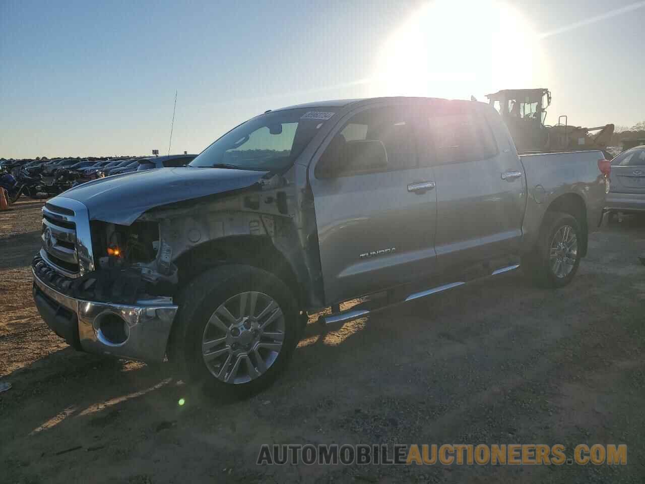 5TFEM5F1XDX057214 TOYOTA TUNDRA 2013