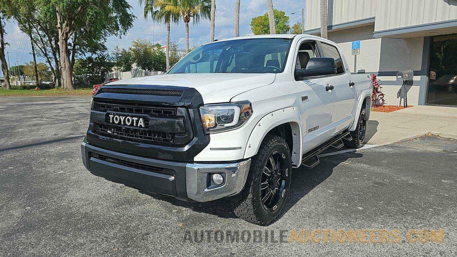 5TFEW5F1XGX195835 Toyota Tundra 2016