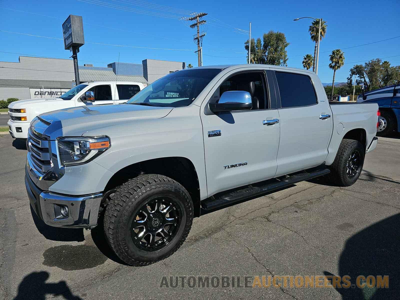 5TFHY5F17JX755681 Toyota Tundra 2018