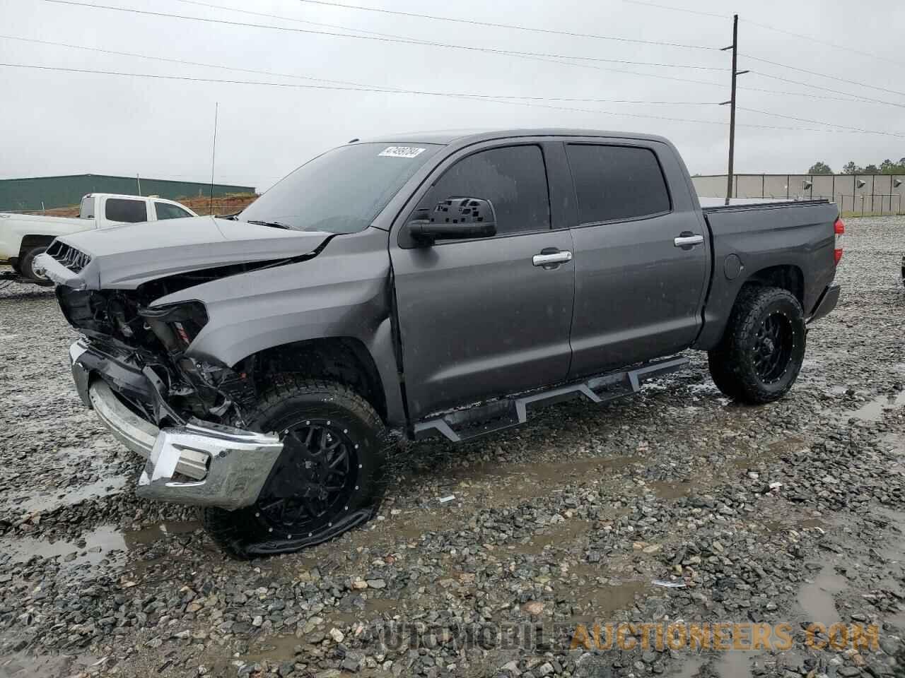 5TFHY5F18JX732359 TOYOTA TUNDRA 2018