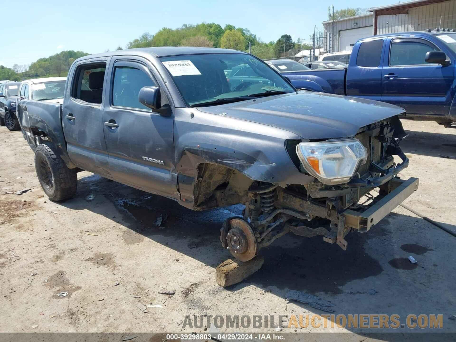 5TFLU4EN2FX111985 TOYOTA TACOMA 2015