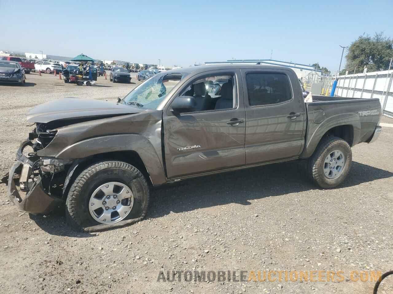 5TFLU4EN3FX144221 TOYOTA TACOMA 2015