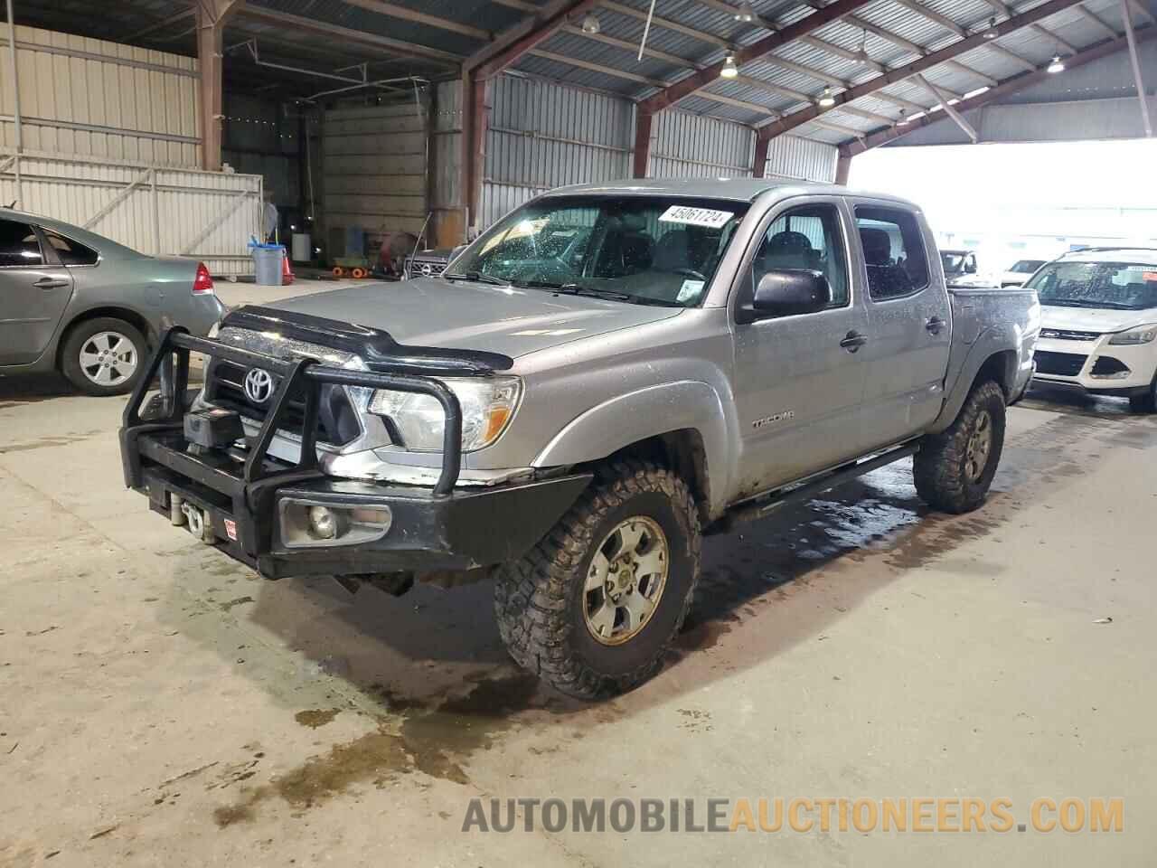 5TFLU4EN5FX140073 TOYOTA TACOMA 2015