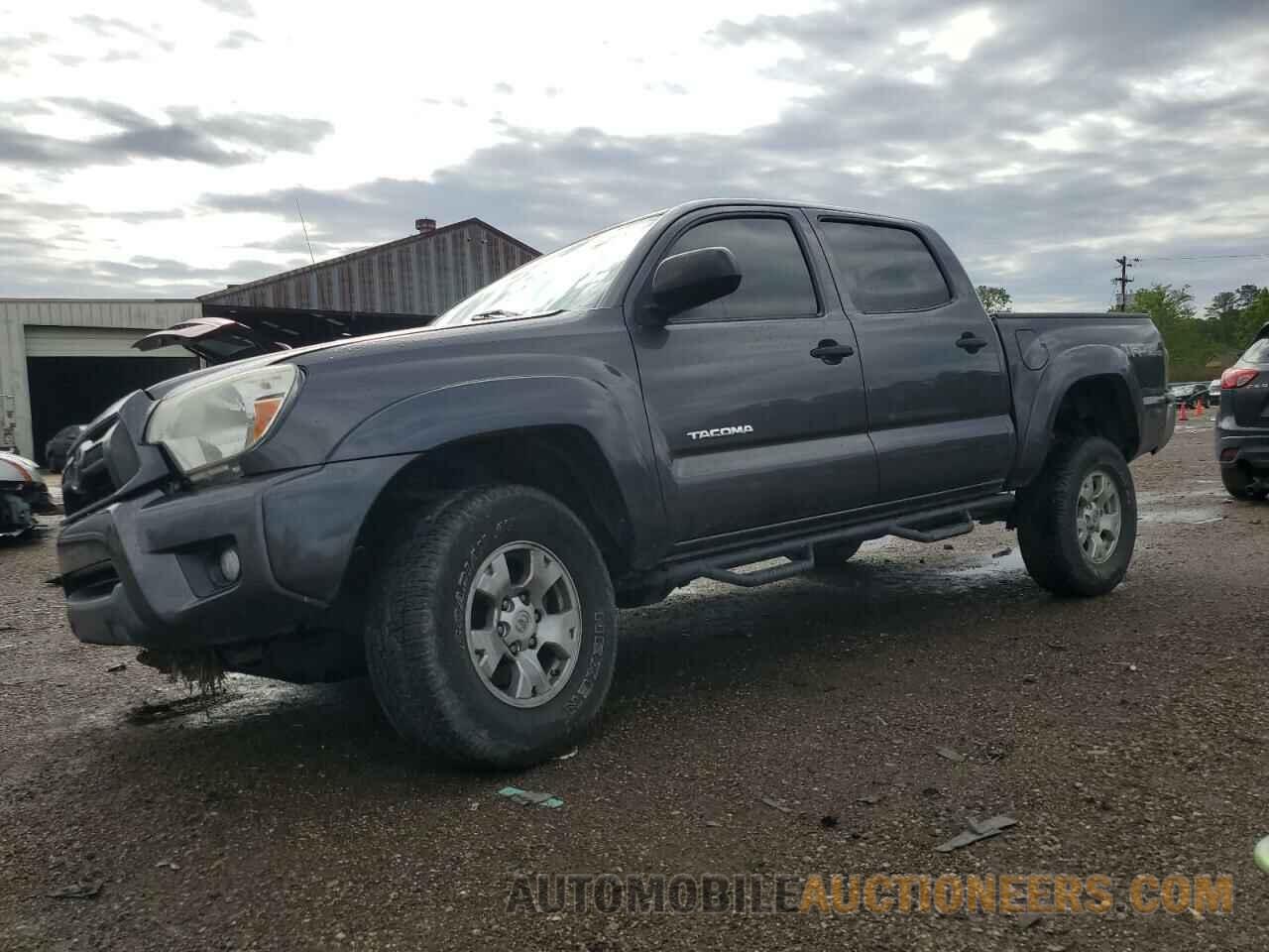 5TFLU4EN8FX125597 TOYOTA TACOMA 2015