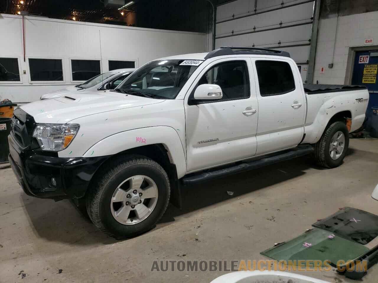 5TFMU4FNXFX033068 TOYOTA TACOMA 2015