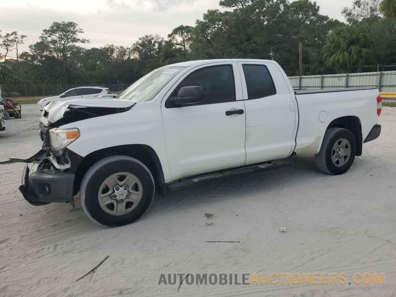 5TFRM5F16GX107273 TOYOTA TUNDRA 2016