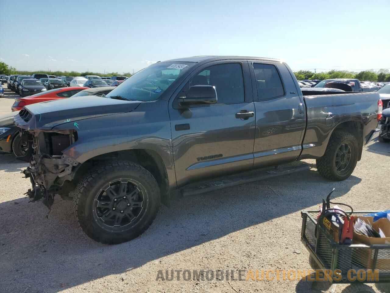 5TFRW5F14HX213958 TOYOTA TUNDRA 2017