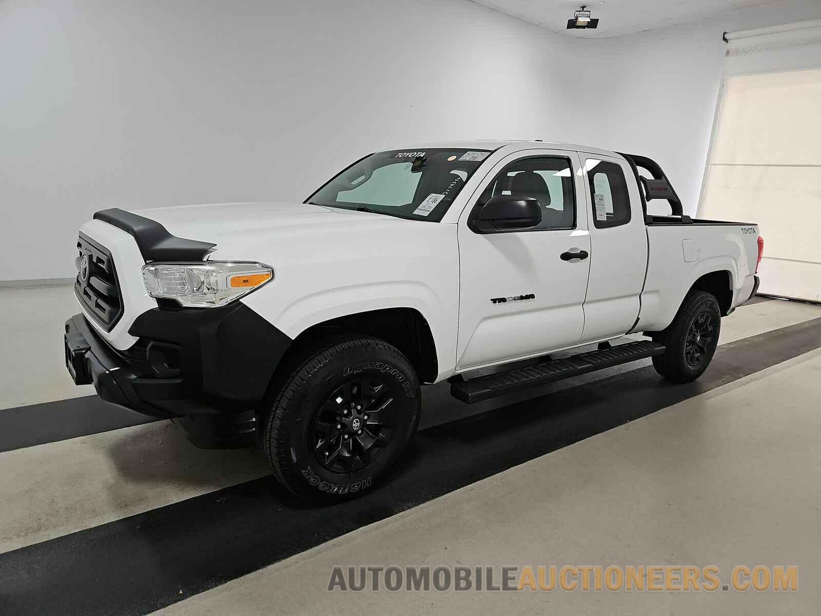 5TFRX5GN2HX092359 Toyota Tacoma 2017