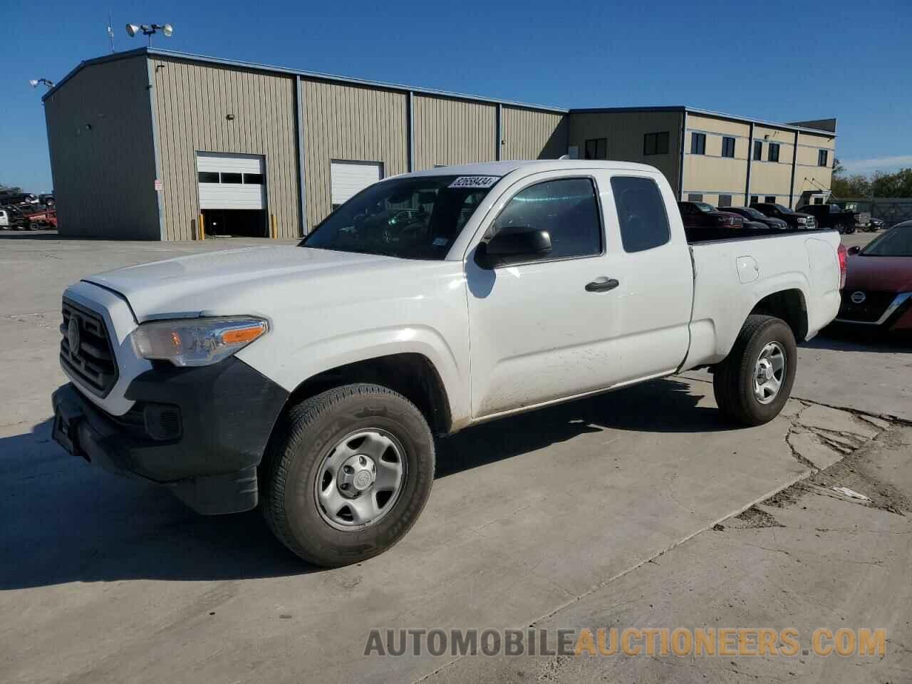 5TFRX5GN2JX122207 TOYOTA TACOMA 2018