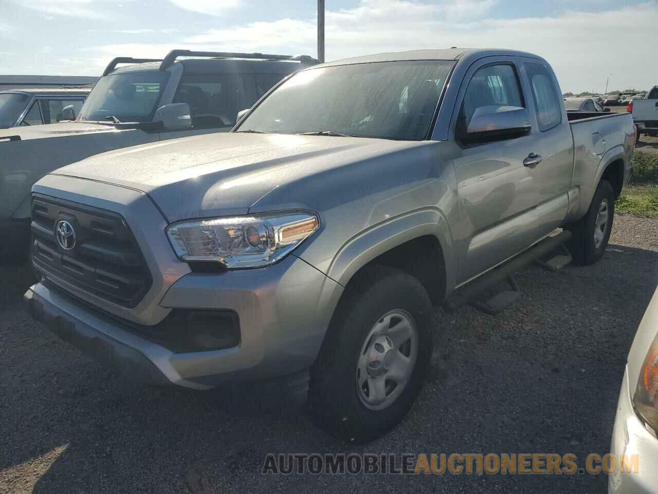 5TFRX5GN8HX092978 TOYOTA TACOMA 2017