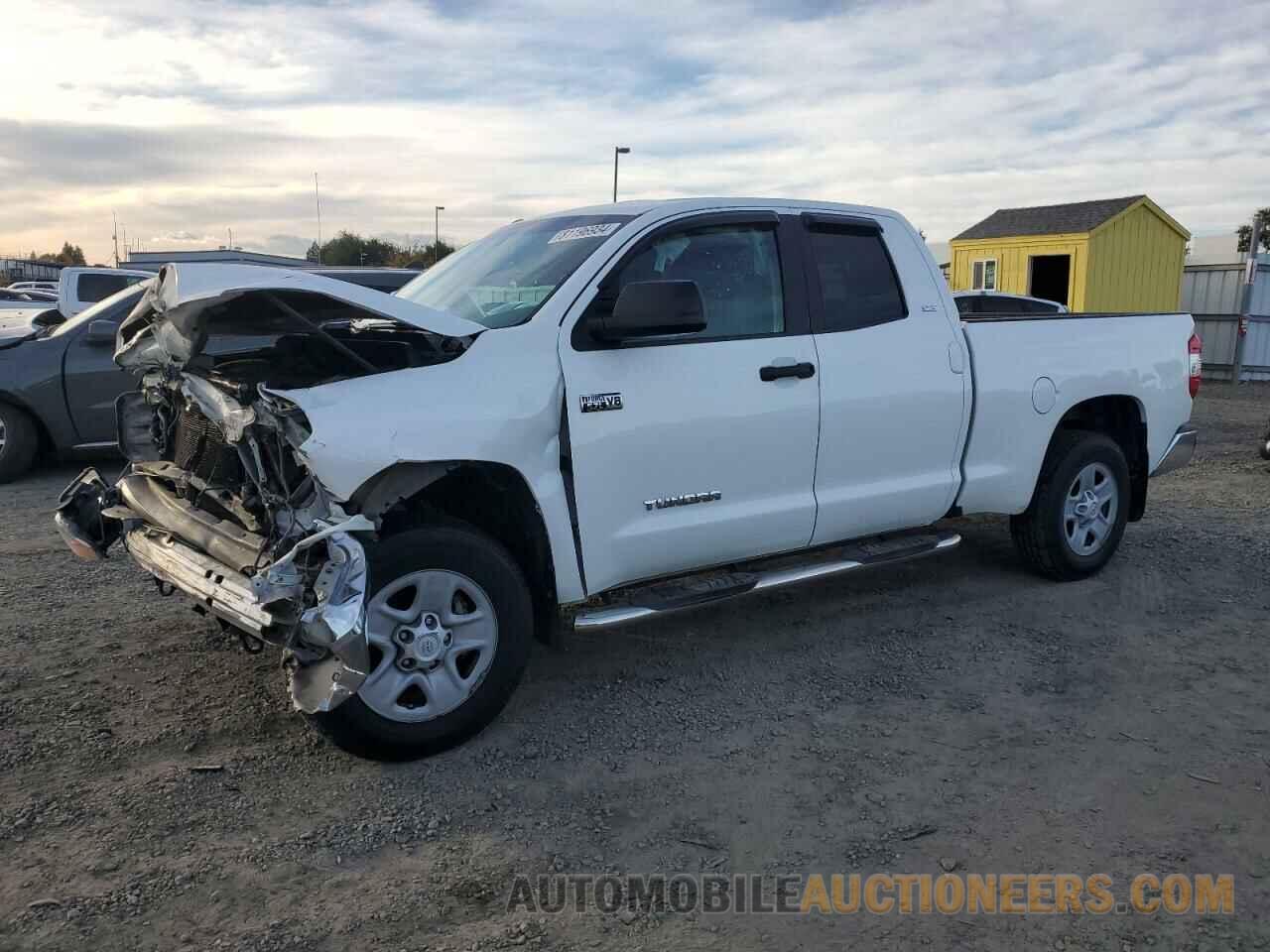 5TFRY5F10HX220013 TOYOTA TUNDRA 2017